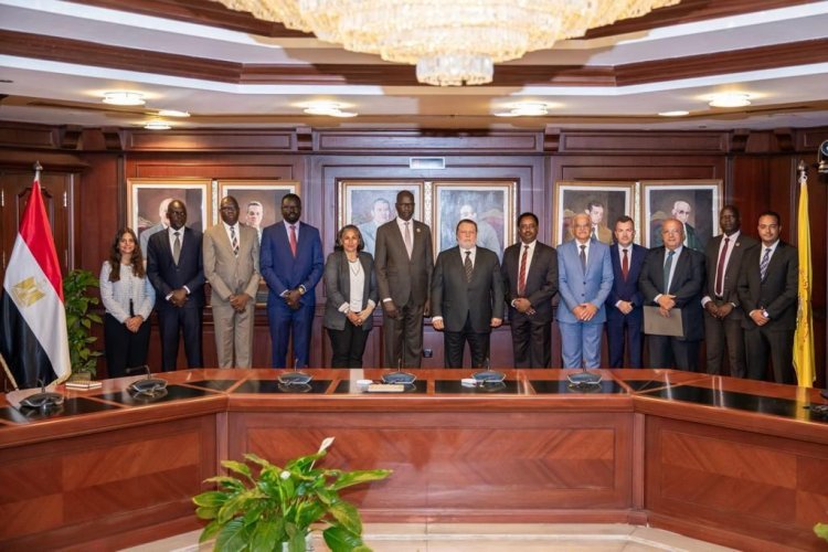 حسن عبد الله يستقبل وفدًا من البنك المركزي لجنوب السودان