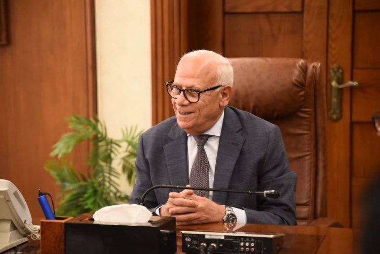 محافظ بورسعيد: استمرار أعمال انشاء شبكة الصرف الصحي بمنطقة عمر بن الخطاب