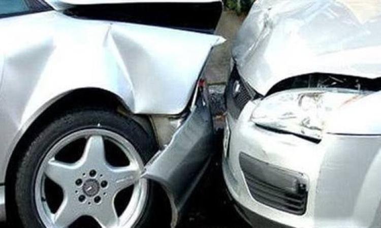 إصابة 4 أشخاص في حادث تصادم سيارتين على طريق السويس الصحراوي 