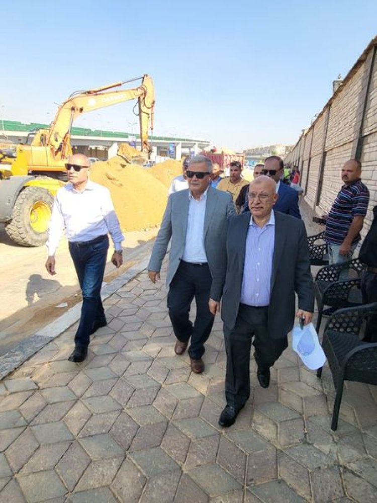 رئيس القابضة للمياه يتابع أعمال إصلاح خط المياه أمام الكلية الحربية