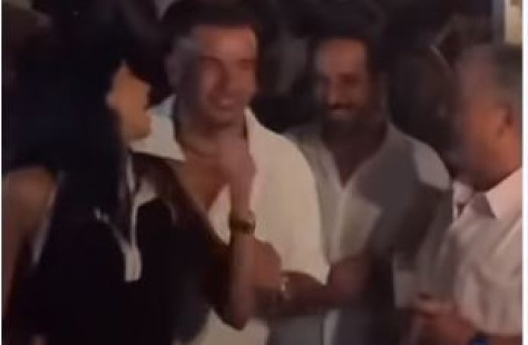 بعد داليدا خليل.. ظهور عمرو دياب محتضنًا فتاة جديدة