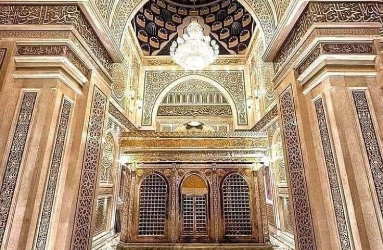 استاذ بـ«آثار القاهرة»  لـ«العاصمة»:  ما حدث لمسجد السيدة نفيسة تغيير للهوية وليس ترميمًا