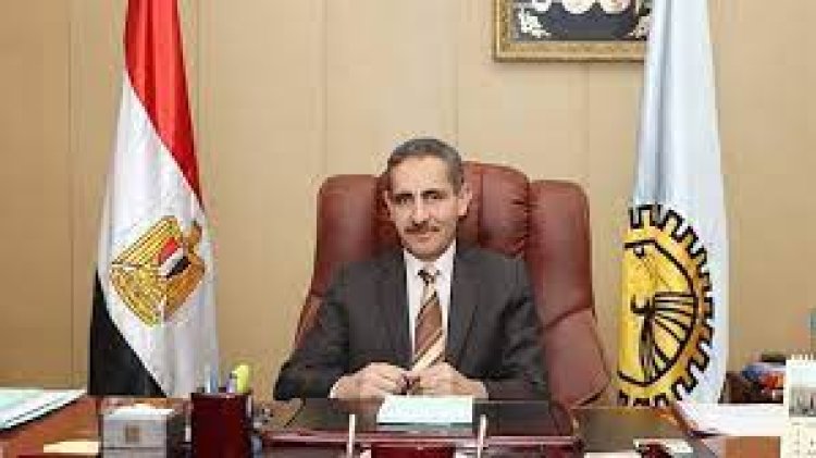 محافظ الغربية يعقد اجتماع مع رؤساء المراكز والمدن والأحياء