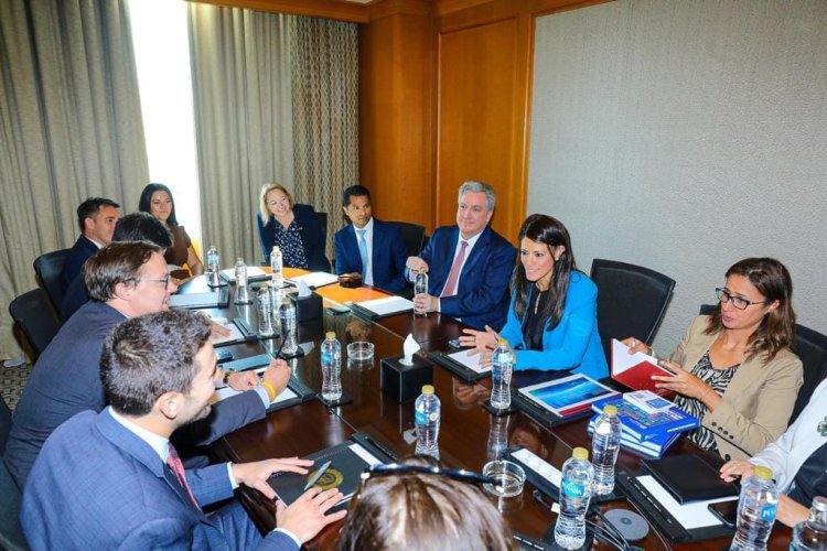 وزيرة التعاون الدولي تلتقي وفد ممثلي لجنة الشئون الخارجية بالكونجرس الأمريكي
