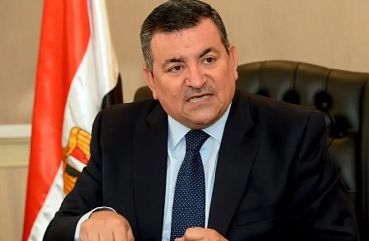 في الليل والنهار.. اتصالات مندوبي المبيعات «تُزعج» وزير الدولة السابق للإعلام (ما القصة؟)