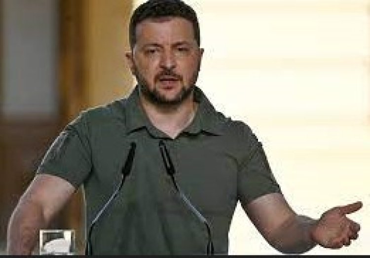 زيلينسكي إبحار أول سفينة شحن من ميناء أوديسا على البحر الأسود
