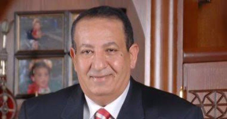 كامل أبو علي ينقذ النادي المصري من وقف قيده