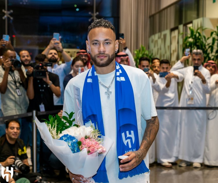 نيمار يصل الرياض لبدء مشواره مع الهلال (صور)