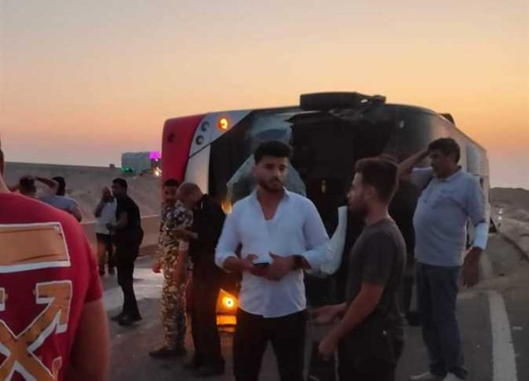 بداخله 50 راكباً.. انقلاب أتوبيس سياحي على طريق «الجلالة - الزعفرانة»