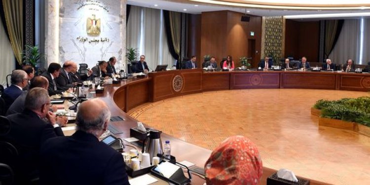 «مدبولي» يناقش مع رؤساء الغرف الصناعية تعزيز دور القطاع الخاص وتوطين الصناعة