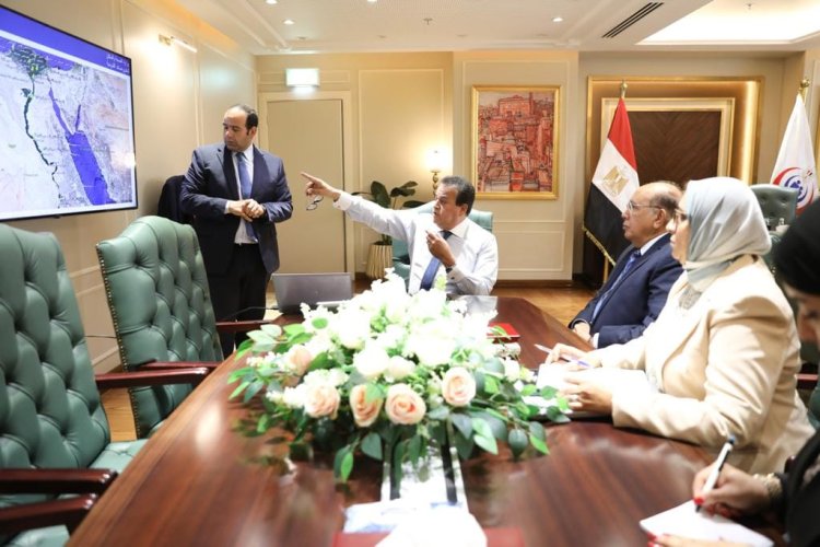 وزير الصحة يوجه بسرعة الانتهاء من تعديل المناهج التعليمية وتطويرها