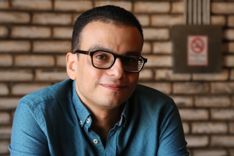 أمير رمسيس لـ«العاصمة»: سعيد بالعمل على رواية «أنف وثلاثة عيون»