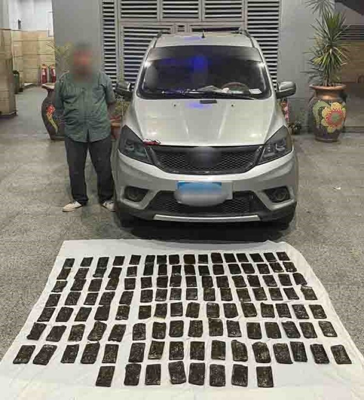 ضبط 120 طربة حشيش داخل سيارة بطنطا
