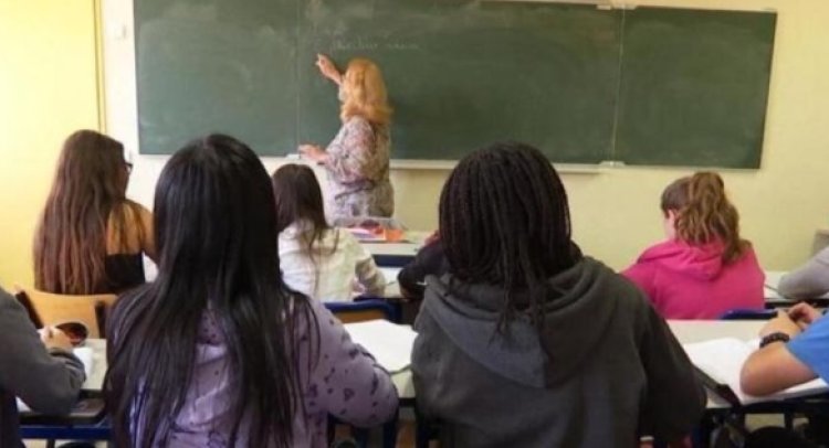رسمياً.. حظر ارتداء العباءات الإسلامية في فرنسا