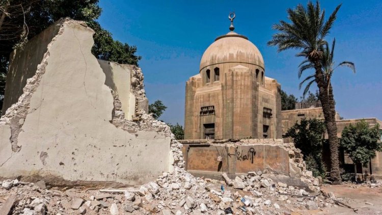 باحث في الآثار يكشف لـ«العاصمة» كواليس عمليات الهدم في مدافن الإمام الشافعي