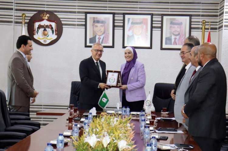 توقيع مذكرة تفاهم لتدريب طلبة كلية التربية في اليرموك بوزارة التنمية