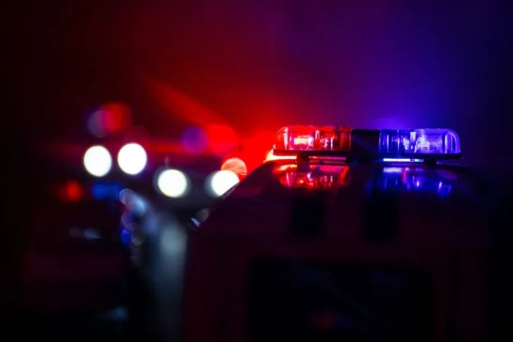 أثناء تقديم تقرير عن عمليات سطو.. طاقم أخبار تلفزيونية يتعرض للسرقة