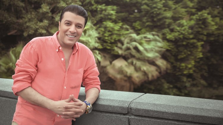 «تجرؤ على الدين»..أول تعليق من مصطفى كامل على واقعة قراءة القرآن على العود