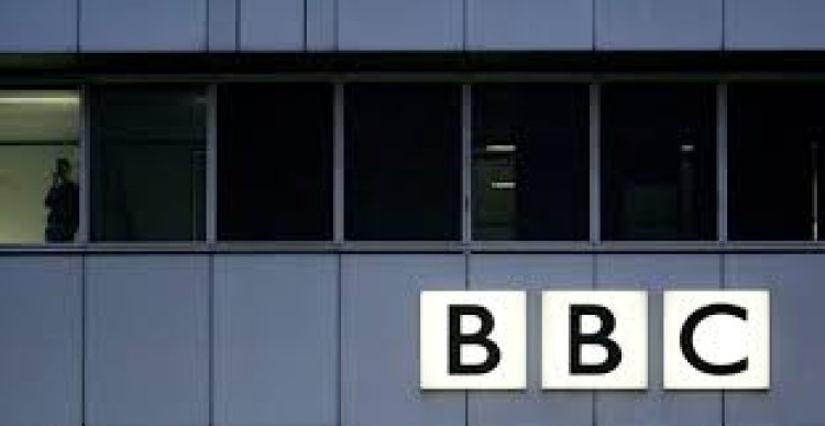تهديدات بخصوماتٍ مالية.. تفاصيل جديدة عن أزمة صحفيي مكتب «BBC» في القاهرة