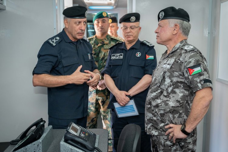 الملك عبدالله الثاني يطلع على أحدث التقنيات التي أدخلت إلى منظومة العمل الأمني بالدرك.