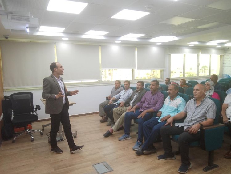 برنامج تدريبى لتحسين الأداء الرقابى لمنظومة الإدارة المحلية بكفر الشيخ
