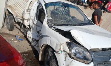 تحطم سيارتين فى حادث تصادم بمنطقة السلام (صور)