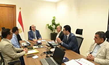 مجهودات ضخمة من وزارة الرى لتطهير مجرى نهر النيل