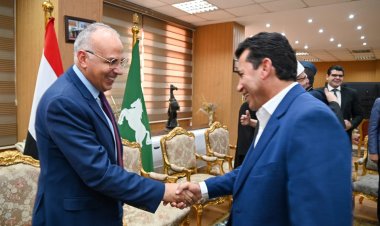 وزير الوي يتوجه بالتهنئة لمحافظ الشرقية بمناسبة الإحتفال بالعيد القومى للمحافظة