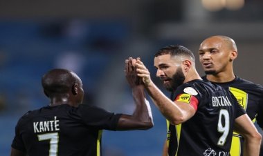 بنزيما وحمد الله يقودان هجوم اتحاد جدة أمام الهلال بالدوري السعودي