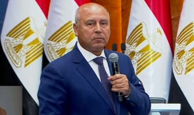 وزير النقل: نخطط لغلق مزلقانات القطارات واستبدالها بكباري