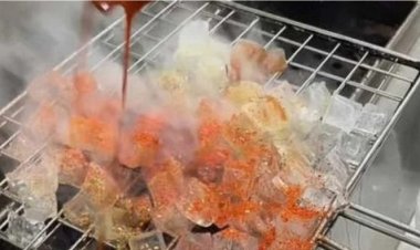 مكعبات ثلج أصبحت وجبة شعبية في الصين