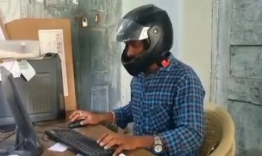 ارتداء الخوذات في المكتب أمر طبيعي في الهند.. ما السبب؟