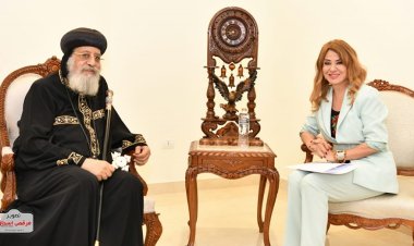 البابا تواضروس الثاني يستقبل الفنانة مادلين طبر