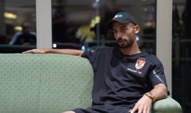 عبدالقادر: تنازلت عن رقم «9» لصلاح محسن.. ومثلي الأعلى الخطيب وبركات