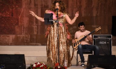 غالية بن علي تحيي حفلا غنائيا على مسرح المحكى (صور)