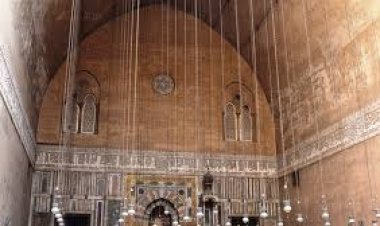 استاذ آثار إسلامية: مجموعة السلطان حسن تعتبر هرم مصر الرابع