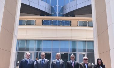 وزير العمل يزور أكبر مجمع  للإصدارات الذكية والمؤمنة في الشرق الأوسط
