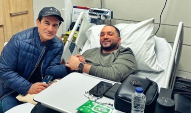 بعد شفائه.. نجل محمد ثروت يحضر حفل والده بالسعودية