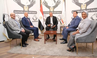 رئيس تحرير «الجمهورية» في صالون «التنسيقية»: هناك باستمرار حملاتٍ لـ«تزييف الوعي»