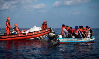 اليونان: العثور على 14 مهاجرا بعد غرق زورقهم