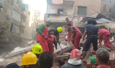 «نزل في خمس دقائق».. شهود عيان يكشفون لـ «العاصمة» تفاصيل انهيار عقار حدائق القبة | فيديو