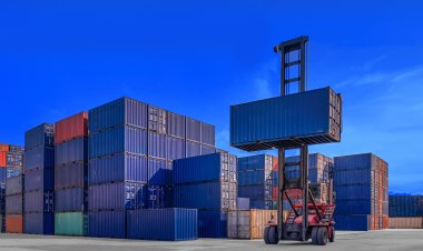 اتفاقية بين «أبوظبي للصادرات» والبنك الأهلي لفتح خط ائتمان بقيمة 100 مليون دولار لتنمية الصادرات الإماراتية