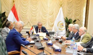 المصيلحي يعقد اجتماعًا موسعًا بالشعبة العامة للذهب للتحضير للنسخة الثالثة من المعرض الدولي للمجوهرات «نبيو»