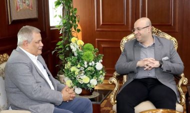 محافظ بني سويف يناقش مع رئيس الشركة القابضة عدداً من الملفات