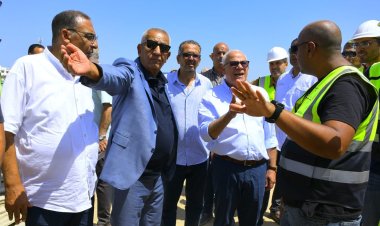 محافظ بورسعيد ورئيس المصرى يتابعان سير العمل بمشروع ستاد النادي المصري الجديد