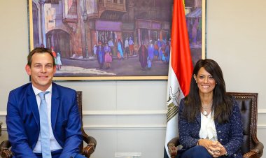 رانيا المشاط تناقش تعزيز التعاون مع رئيس منطقة شمال شرق إفريقيا والمشرق العربي بشركة شنايدر إلكتريك