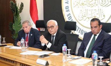 وزير التربية والتعليم يستعرض الاستعدادات النهائية للعام الدراسي الجديد 2023/ 2024
