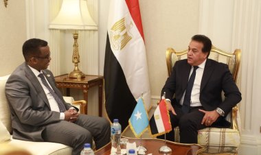 وزير الصحة يستقبل وزير العمل الصومالي لبحث التعاون المستقبلي