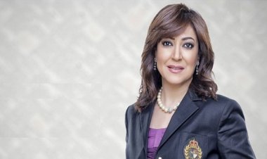 عزة مصطفى تُطالب نقيب القراء بالعفو عن ملحن القرآن الكريم