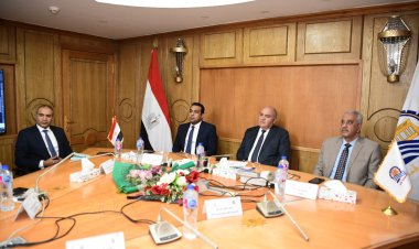 محافظ قنا يتابع الموقف التنفيذي لأعمال المرافق بمدينة الأمل